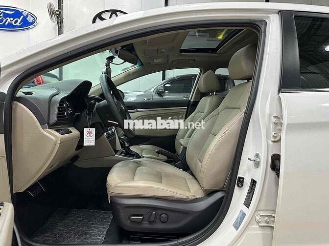 Hyundai Elantra 2019 2.0AT - 54000 km