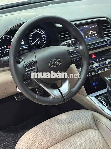 Hyundai Elantra 2019 2.0AT - 54000 km
