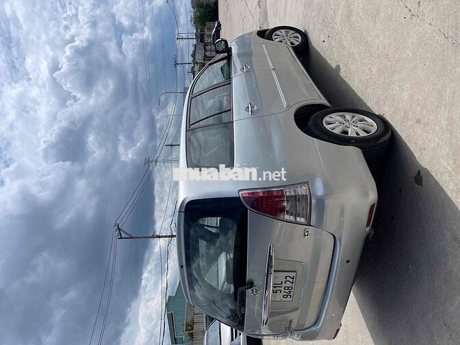 Toyota Innova 2009 G - 200000 km