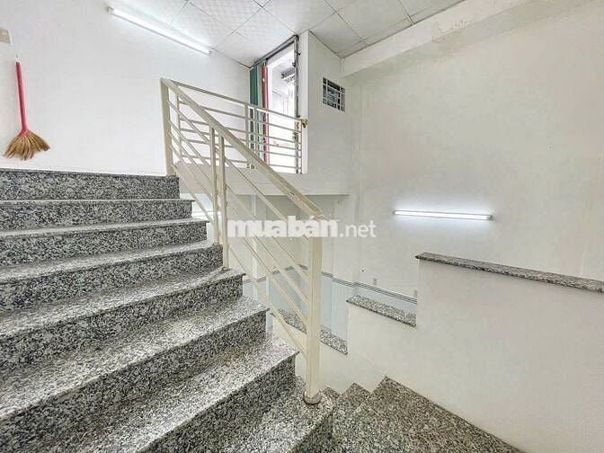 Rất ngộp cần gấp bán căn nhà 1 lầu Bà Điểm 4,Hóc Môn , 670Tr, Sổ Riêng