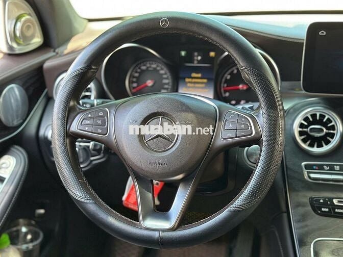 Mercedes GLC 300 sx 2018 màu trắng