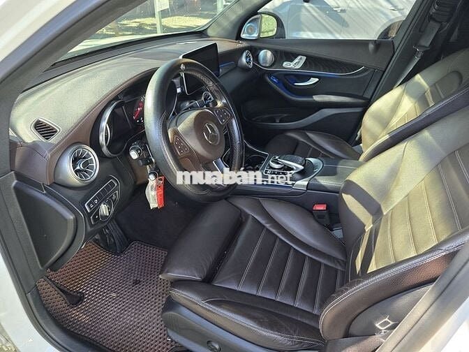 Mercedes GLC 300 sx 2018 màu trắng