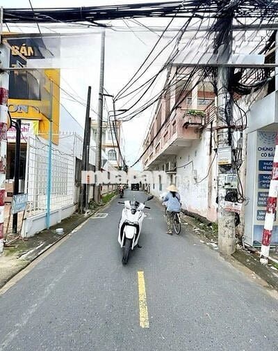 Rất ngộp cần gấp bán căn nhà 1 lầu Bà Điểm 4,Hóc Môn , 670Tr, Sổ Riêng
