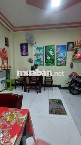 Nhà hẻm 82m2, 2 phòng ngủ, đường Huỳnh Tấn Phát, Q.7