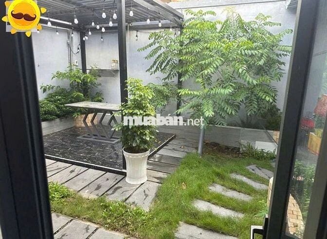 Căn nhà ở  Thị Trấn Hóc Môn một trăm sáu mươi bảy mét vuông1ti050 triệ