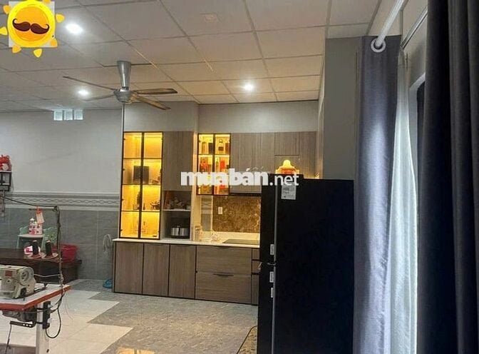 Căn nhà ở  Thị Trấn Hóc Môn một trăm sáu mươi bảy mét vuông1ti050 triệ