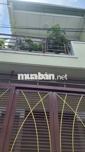 Nhà hẻm 82m2, 2 phòng ngủ, đường Huỳnh Tấn Phát, Q.7