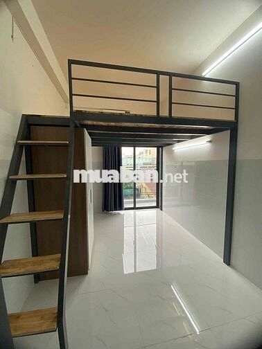 KHAI TRƯƠNG PHÒNG GÁC LỬNG, BAN CÔNG TO CÁCH VĂN HIẾN 1km, GẦN Q10