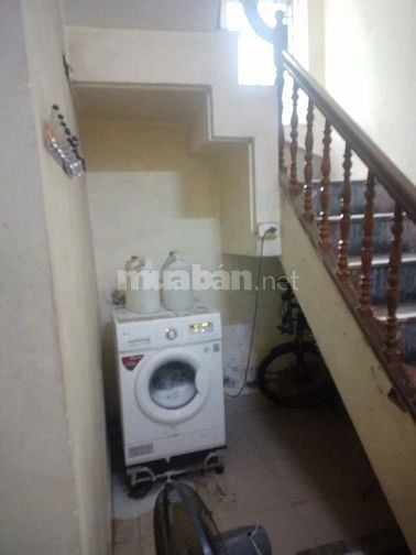 Cho thuê nhà 3 tầng ngõ 201 đường Cầu Giấy
