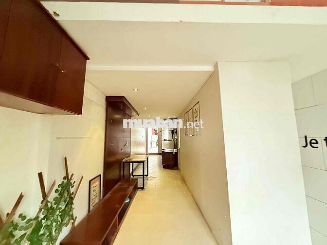 Căn cho thuê căn hộ mặt tiền đường Nguyễn Công Trứ Q1