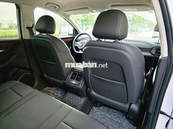 VinFast VF8 2024 Eco Mua Pin CATL - 10000 km