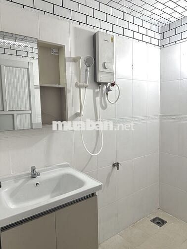 phòng trọ 25m2 ngay ngã tư hàng xanh quận bình thạnh