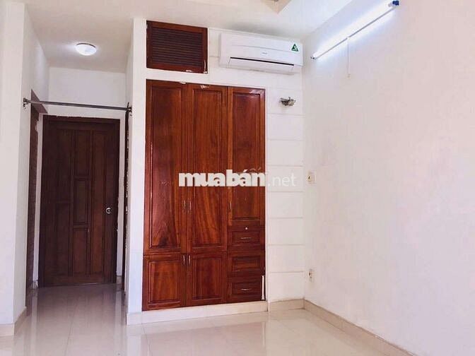 Phòng trọ 16m2 mặt tiền đường Nguyễn Đình Chính quận Phú Nhuận.