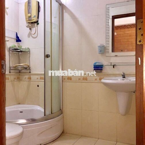 Phòng trọ 16m2 mặt tiền đường Nguyễn Đình Chính quận Phú Nhuận.