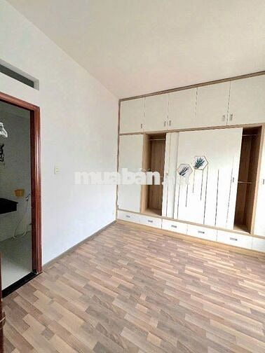 CỰC PHẨM NHÀ MỚI!! Cho thuê mặt tiền Đồng Đen, P11, Q.TB. DTSD 350m2