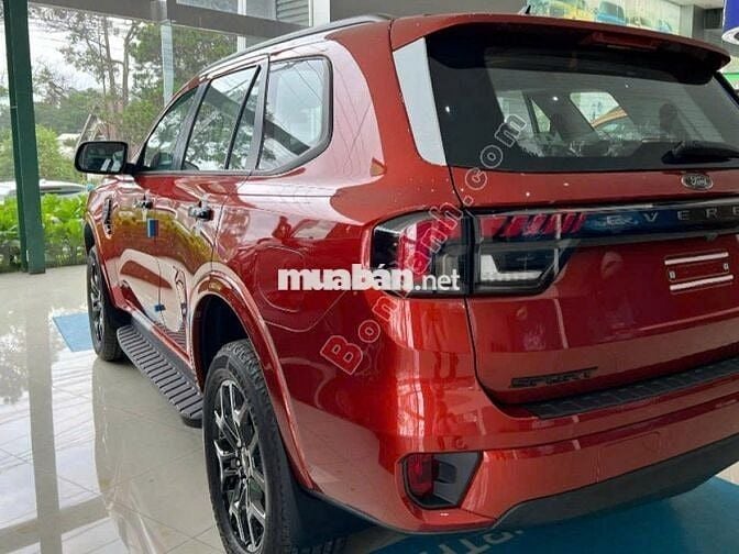 Ford Everest Sport Thế hệ mới -màu đỏ cực đẹp