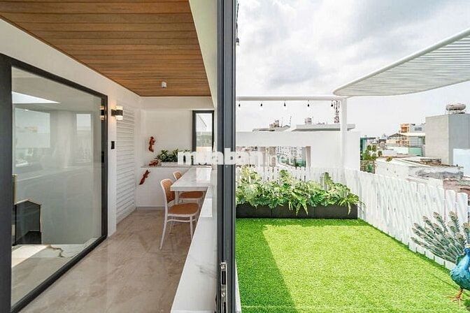 CỰC PHẨM NHÀ MỚI!! Cho thuê mặt tiền Đồng Đen, P11, Q.TB. DTSD 350m2