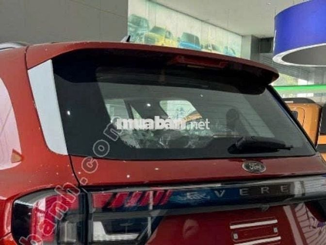 Ford Everest Sport Thế hệ mới -màu đỏ cực đẹp