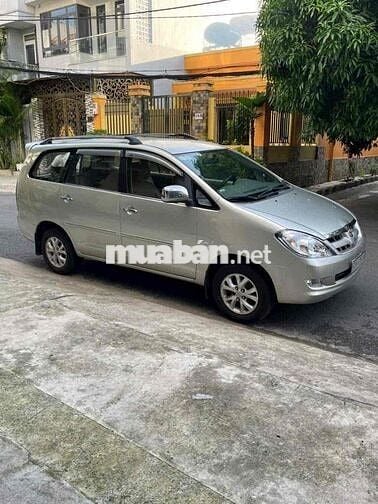 Toyota Innova 2006 G - 1212 km