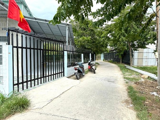 Cần bán nhà mặt tiền đường Liên ấp 2-3, xã Hiệp Phước, Nhà Bè giá 1tỷ8