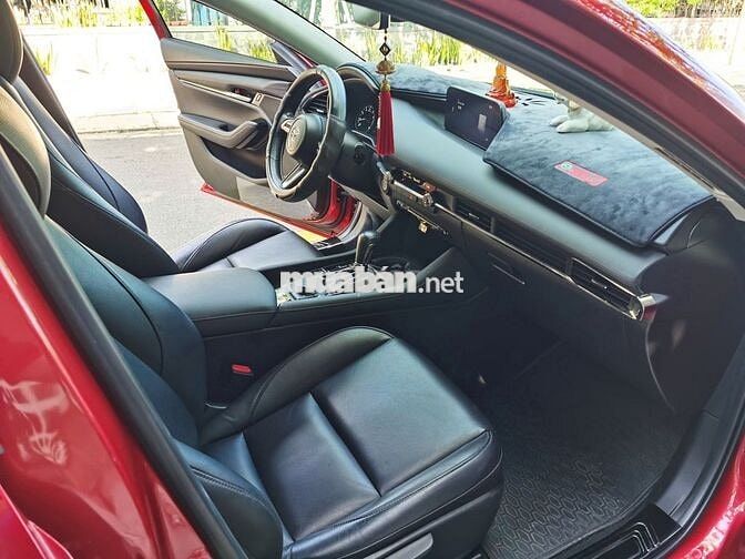 Mazda 3 2022 1.5L Premium - 44000 km nữ sử dụng