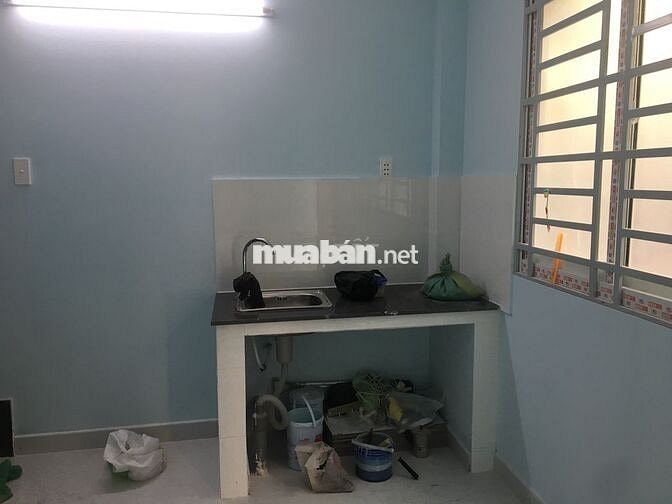 Nhà như hình hẻm 4,5m sát MT Trường Sa khu Phan Xích Long 2 phòng ngủ