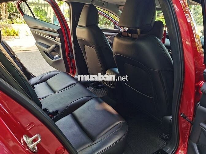 Mazda 3 2022 1.5L Premium - 44000 km nữ sử dụng