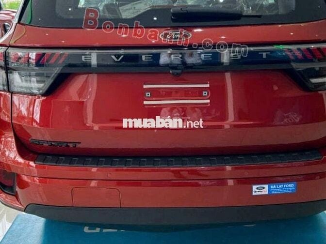 Ford Everest Sport 2.0L 4x2 AT 2025 – Mạnh mẽ