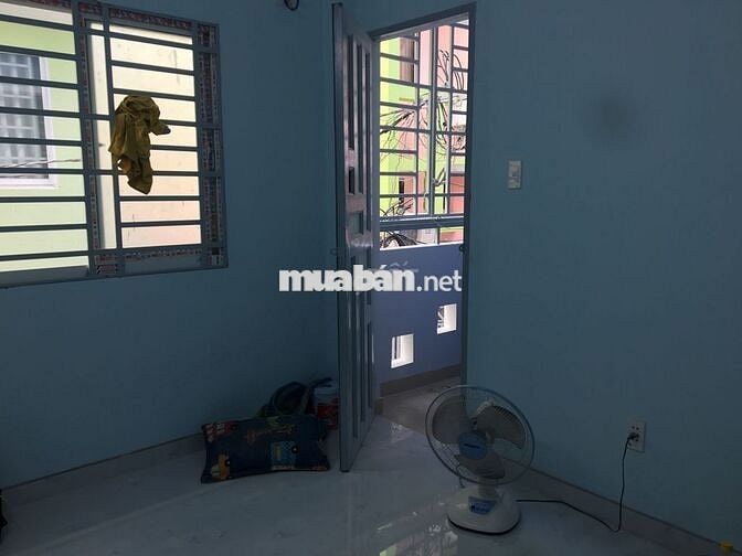 Nhà như hình hẻm 4,5m sát MT Trường Sa khu Phan Xích Long 2 phòng ngủ