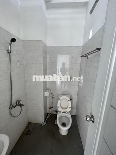 Nhà Quận 6 Rộng Yên Tĩnh Không Chung Chủ