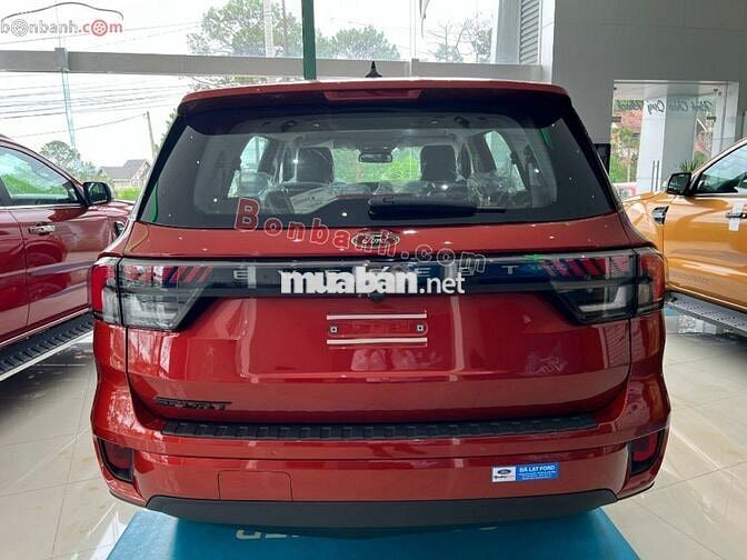Ford Everest Sport 2.0L 4x2 AT 2025 – Mạnh mẽ
