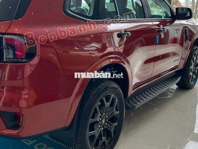 Ford Everest Sport 2.0L 4x2 AT 2025 giao ngay