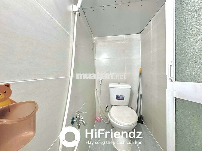 Đi bộ qua trường UEH Quận 10 - Trọ gác sinh viên - Giá rẻ
