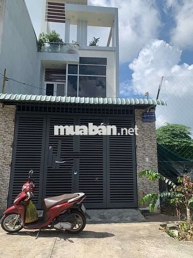 Cho thuê nhà trệt 2lầu, 3pn, sân xe hơi, kdc việt sing
