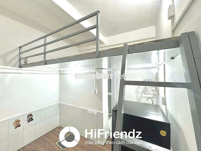 Đi bộ qua trường UEH Quận 10 - Trọ gác sinh viên - Giá rẻ