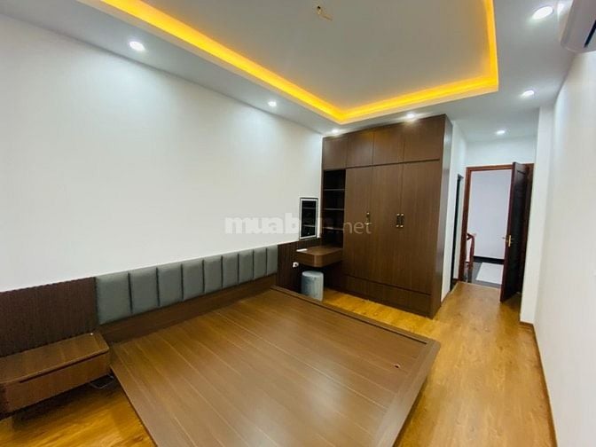 Hiếm phố trạm nhà 5 tầng dân xây, full nội thất, nhỉn 7 tỷ, 5m ra oto,