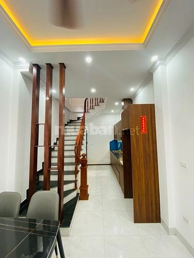 Hiếm phố trạm nhà 5 tầng dân xây, full nội thất, nhỉn 7 tỷ, 5m ra oto,