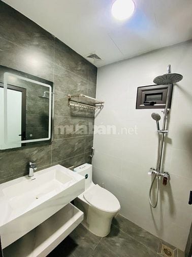 Hiếm phố trạm nhà 5 tầng dân xây, full nội thất, nhỉn 7 tỷ, 5m ra oto,
