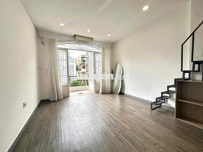 CHO THUÊ PHÒNG DUPLEX CÓ GÁC RỘNG 30-50m2 QUẬN 10