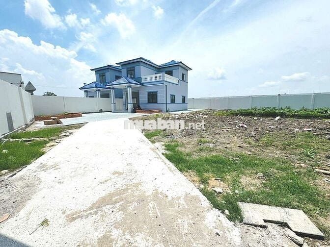2 căn Biệt thự vườn 700m2 siểu đẹp ngay ngã 3 Tân Kim