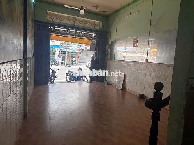 Nhà MT Tân Sơn Nhì ngay ngã tư Nguyễn Xuân Khoát