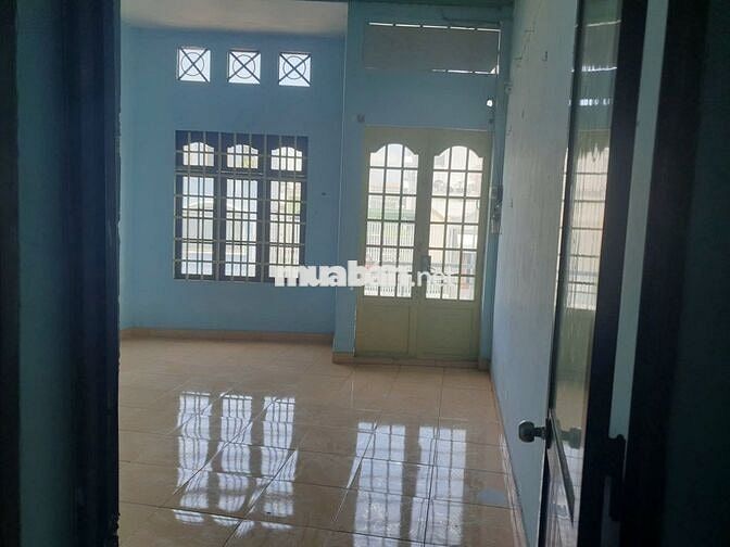 Nhà MT Tân Sơn Nhì ngay ngã tư Nguyễn Xuân Khoát