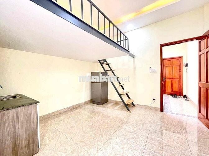 PHÒNG CÓ GÁC FULL NỘI THẤT SIÊU ĐẸP NGAY TRUNG TÂM