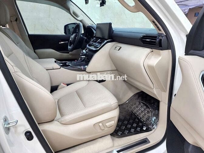 LandCruiser 2024 mới 99% nhà dùng kĩ còn bảo hành