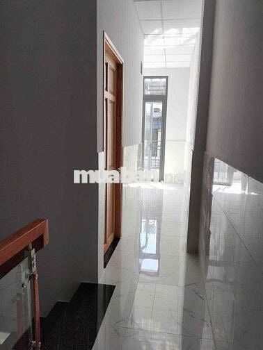 NHÀ CHO THUÊ – 9 TRIỆU/THÁNG 🍁 DT: 4 × 20m – 1 trệt, 1 lầu, gồm 4 ph