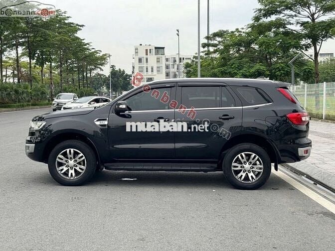 Ford Everest Trend 2.2L 4x2 AT 2016