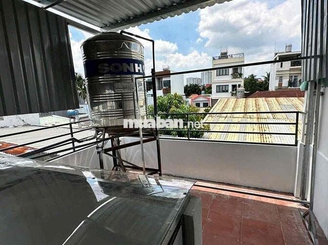 nhà đẹp 2pn 2wc 1 lầu có sân thượng gần chợ hiệp bình