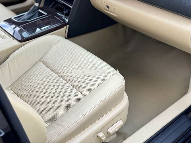 Toyota Camry 2.0E 2018 - 30000 km