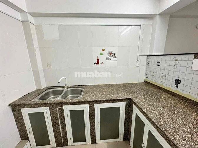 nhà đẹp 2pn 2wc 1 lầu có sân thượng gần chợ hiệp bình