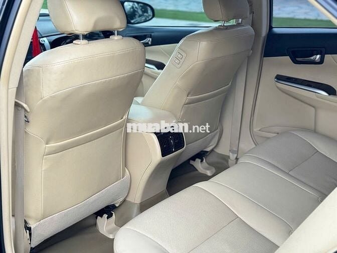 Toyota Camry 2.0E 2018 - 30000 km